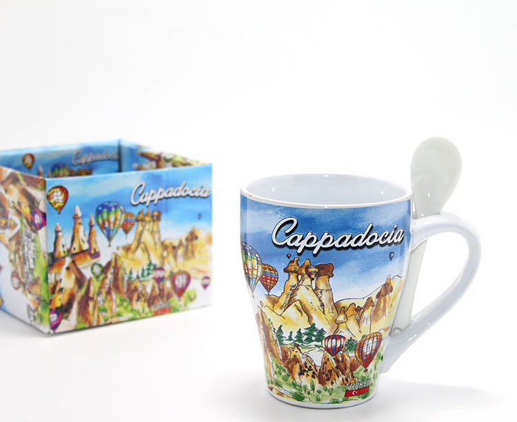 Beyaz Kaşıklı Kapadokya Manzaralı Kupa Bardak - Seramik Gövde - Hediyelik Set