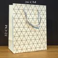 Beyaz Geometrik Desenli Büyük Boy Karton Hediye Çantası